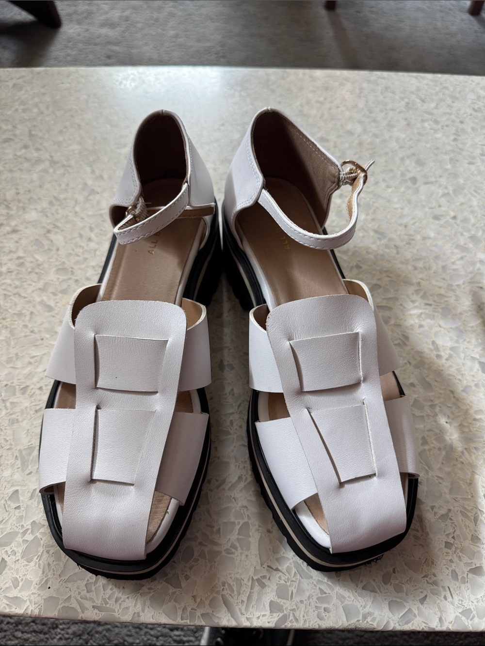 White Women's Ankle-Strap Fashion Sandals with Geometric Straps